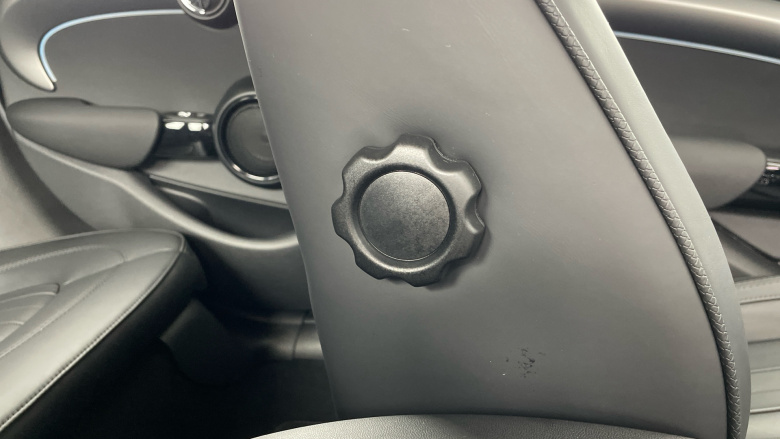 MINI Hatchback 1.5 Cooper Exclusive Premium 5dr Petrol Hatchback